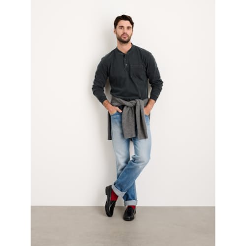 laydown image of Heavyweight Jersey Henley