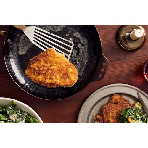 laydown image of No. 10 Cast Iron Chef Skillet