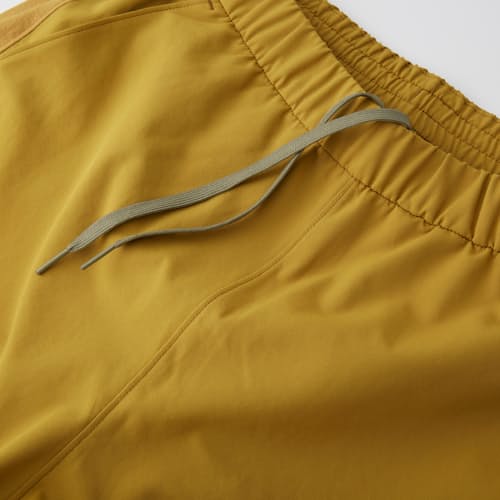 laydown image of High Stride Train Short - 7"