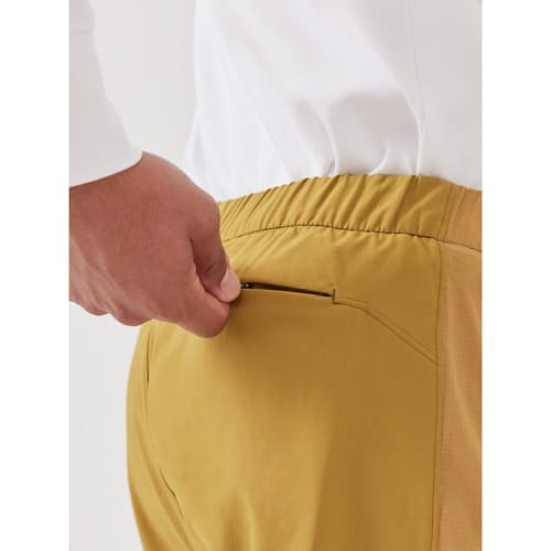 laydown image of High Stride Train Short - 7"