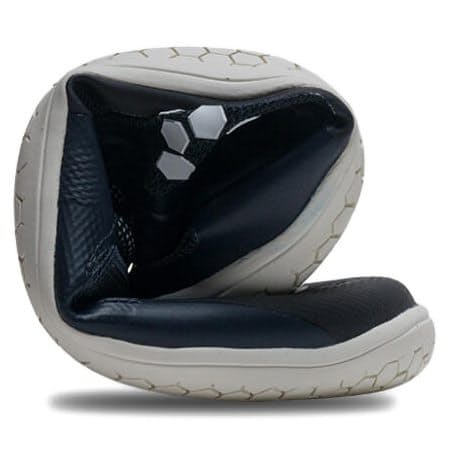 laydown image of Primus Lite III Sneaker
