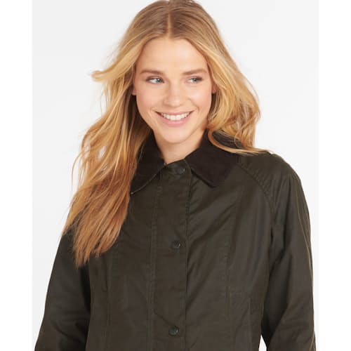 on model image of Women's Classic Beadnell Wax Jacket