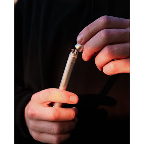 laydown image of StashLight