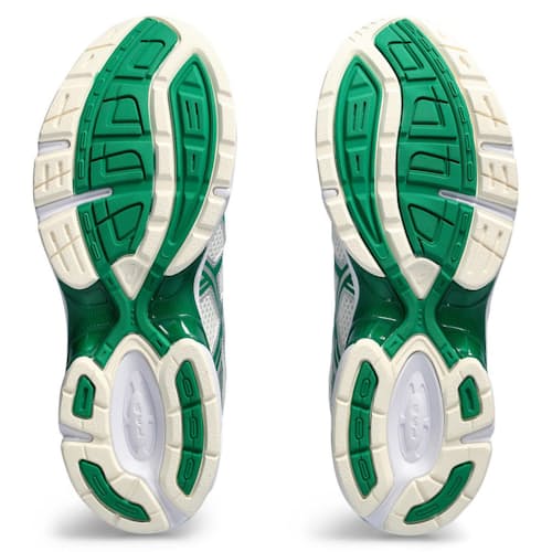 laydown image of Gel-1330 SMU Sneaker