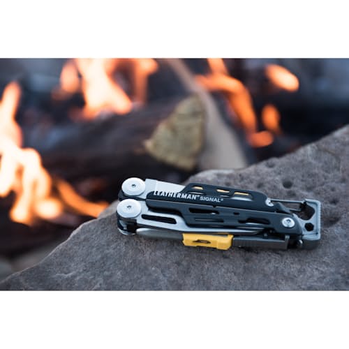 laydown image of Signal Outdoor Multi Tool