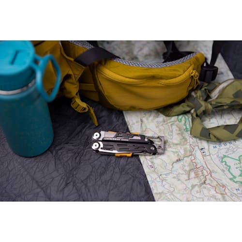 laydown image of Signal Outdoor Multi Tool