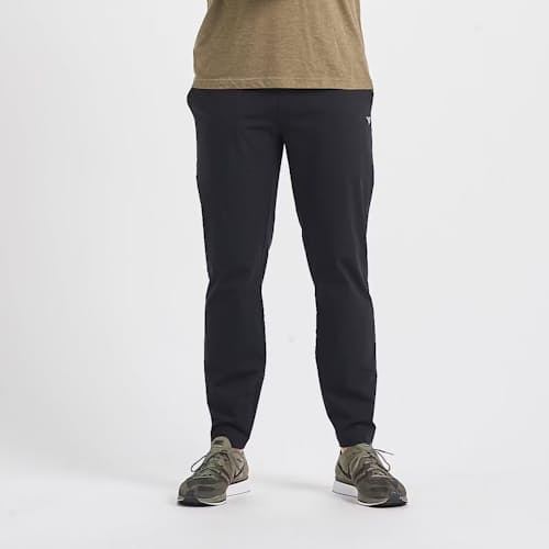lifestyle image of Fleet Pant