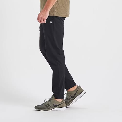 lifestyle image of Fleet Pant