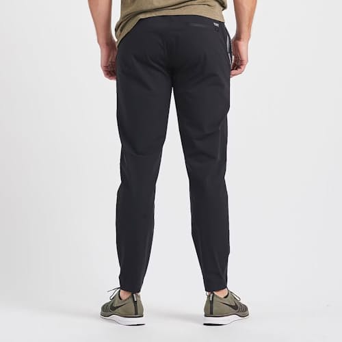 lifestyle image of Fleet Pant