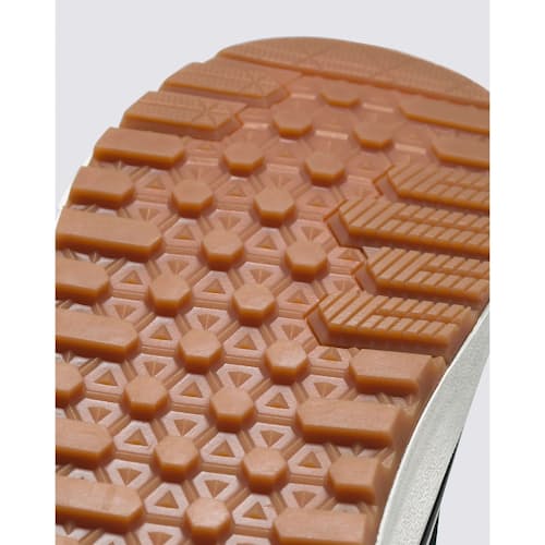 lifestyle image of SK8-Hi MTE-1 Sneaker Boot