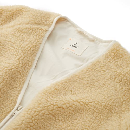 lifestyle image of Rosas Lightweight Full Zip Liner