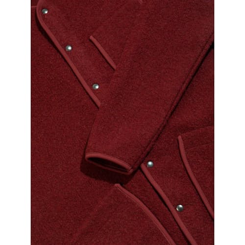 lifestyle image of Neist Fleece