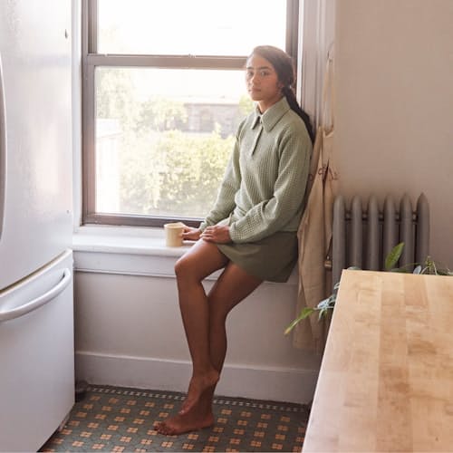 laydown image of Women's Midlayer_01