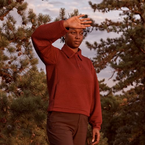 laydown image of Women's Midlayer_01