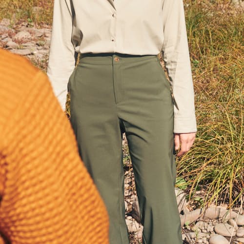 laydown image of Women's Trousers_01