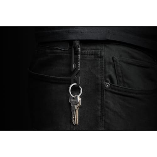 lifestyle image of The Rowan Carabiner
