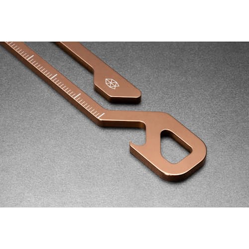 laydown image of The Rowan Carabiner