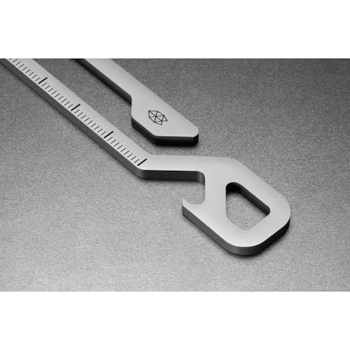 lifestyle image of The Rowan Carabiner