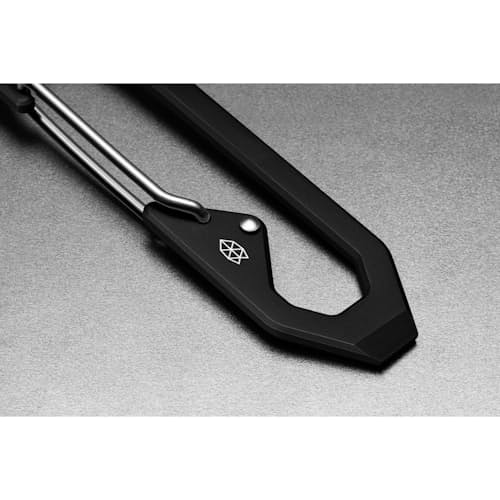 lifestyle image of The Holcombe Carabiner