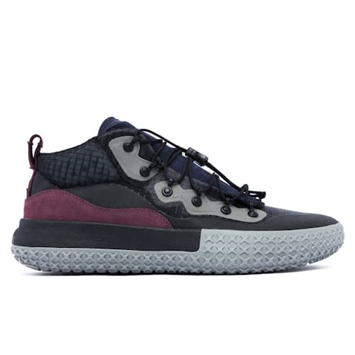 laydown image of Sansin Evo Hiking Sneaker