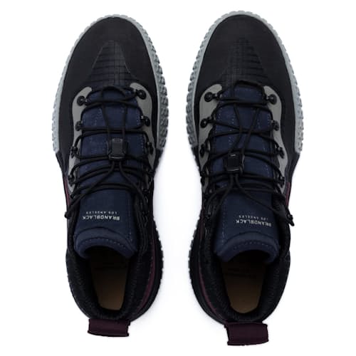 laydown image of Sansin Evo Hiking Sneaker