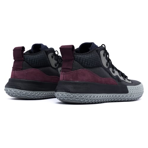 laydown image of Sansin Evo Hiking Sneaker