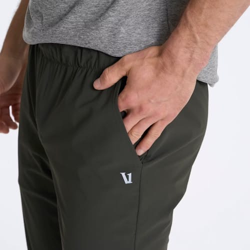 lifestyle image of Fleet Pant