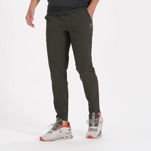 lifestyle image of Fleet Pant