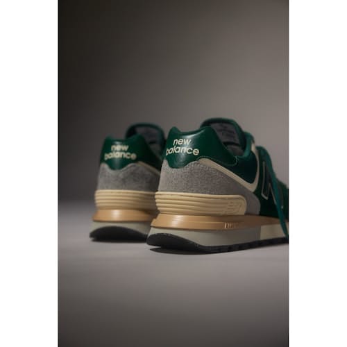 lifestyle image of 574 Legacy Sneaker