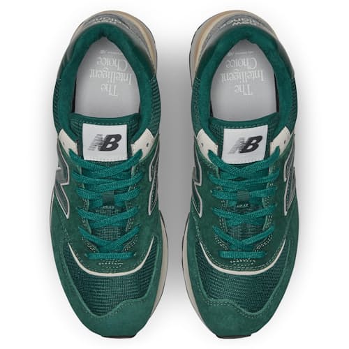 laydown image of 574 Legacy Sneaker