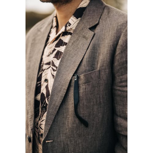 lifestyle image of The Sheffield Linen Blazer