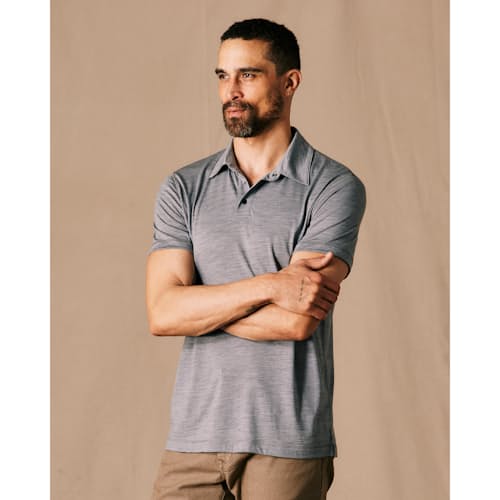 Victor is 6'2'' and wearing a size Medium