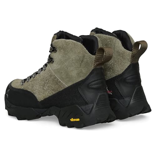 laydown image of Andreas Boot
