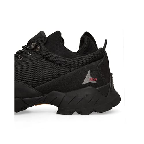 laydown image of Neal Sneaker
