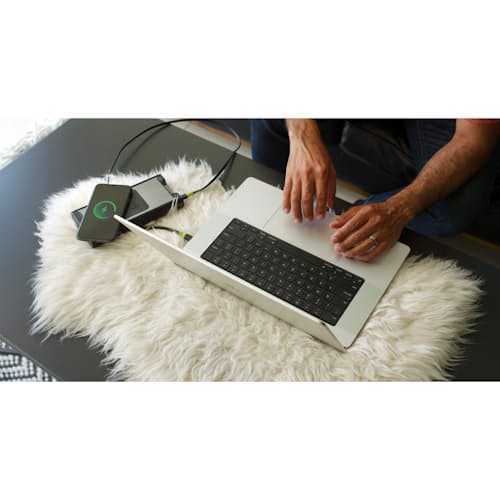 laydown image of Sherpa 100PD Powerbank