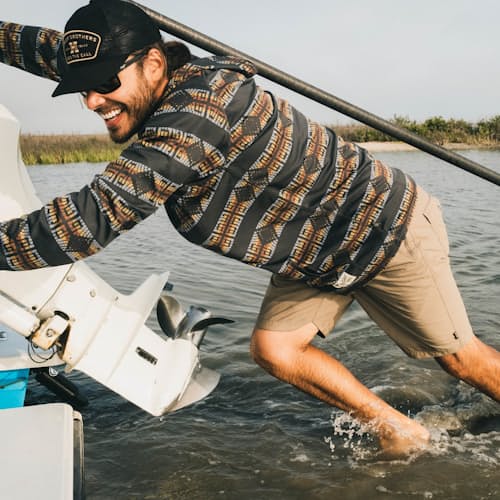 lifestyle image of Horizon Hybrid Shorts -7.5”