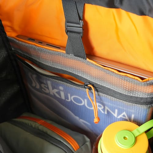 laydown detail image of Superset Gym Bag - 30L
