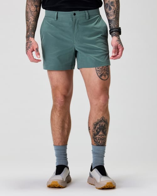 Keith is 6’0’’, 180 lbs, and wearing size 33