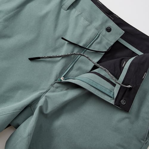 laydown detail image of Equator Hybrid Short - 5"