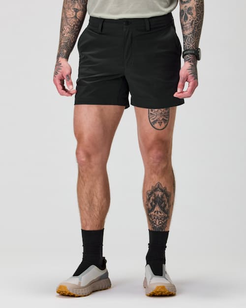 Keith is 6’0’’, 180 lbs, and wearing size 33