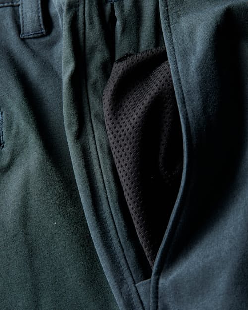 laydown detail image of Equator Hybrid Short - 7"