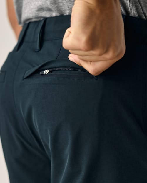 lifestyle image of Equator Hybrid Short - 9"