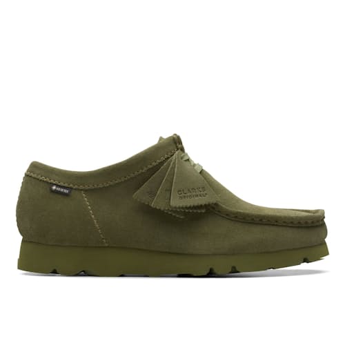 laydown image of Wallabee GTX Chukka