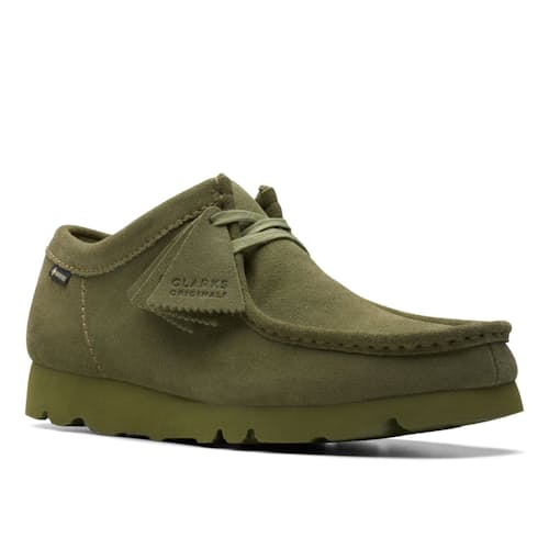 laydown image of Wallabee GTX Chukka