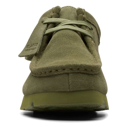 laydown image of Wallabee GTX Chukka