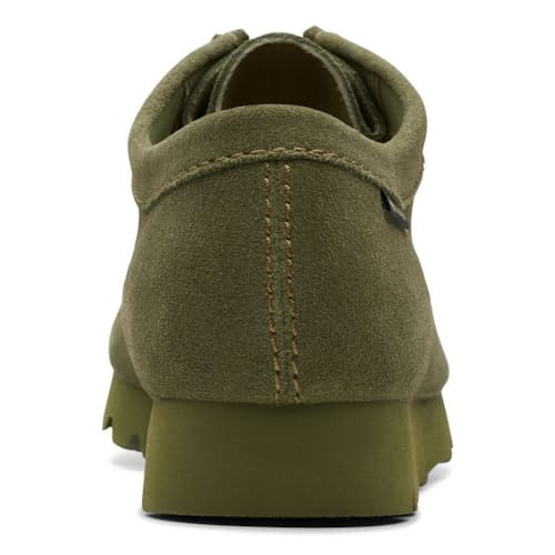 laydown image of Wallabee GTX Chukka