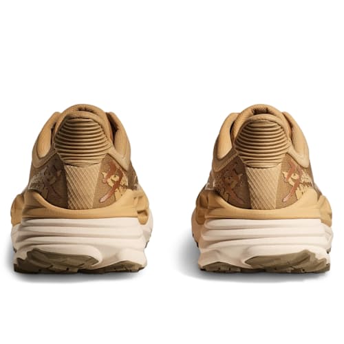 laydown image of Stinson 7 Trail Running Shoe