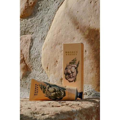 laydown image of Seaweed Body Scrub