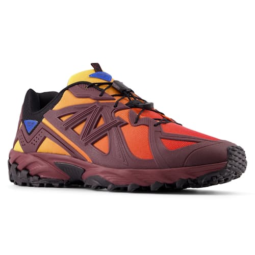 laydown image of 610Dv1 Trail Sneaker