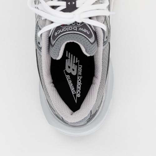 laydown detail image of Made in USA 990v6 Sneaker